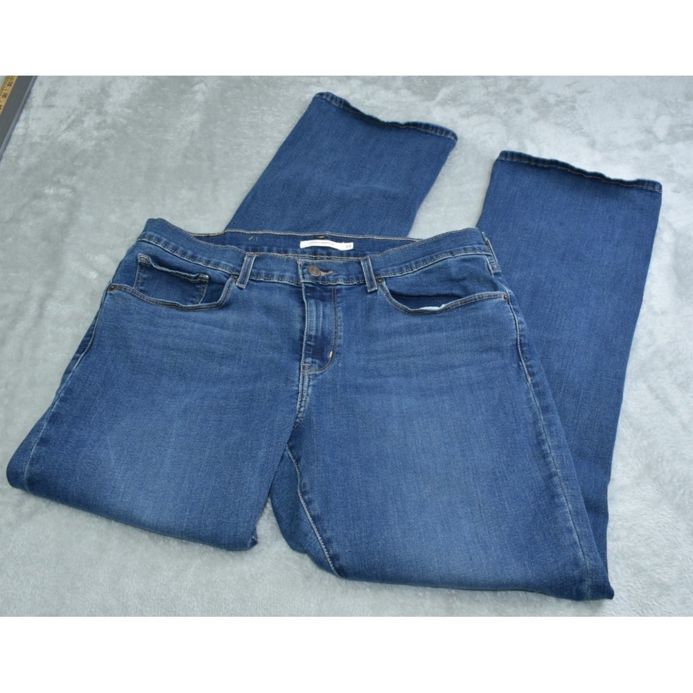 Levi's Women Jeans Size 31 Blue Medium Wash Curvy Bootcut Denim Flare Leg